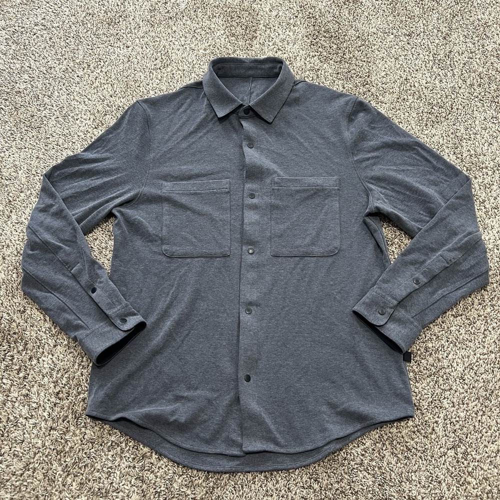 Lululemon Soft Knit Overshirt Mens Small Long Sleeve Gray Snap Front EUC Pockets